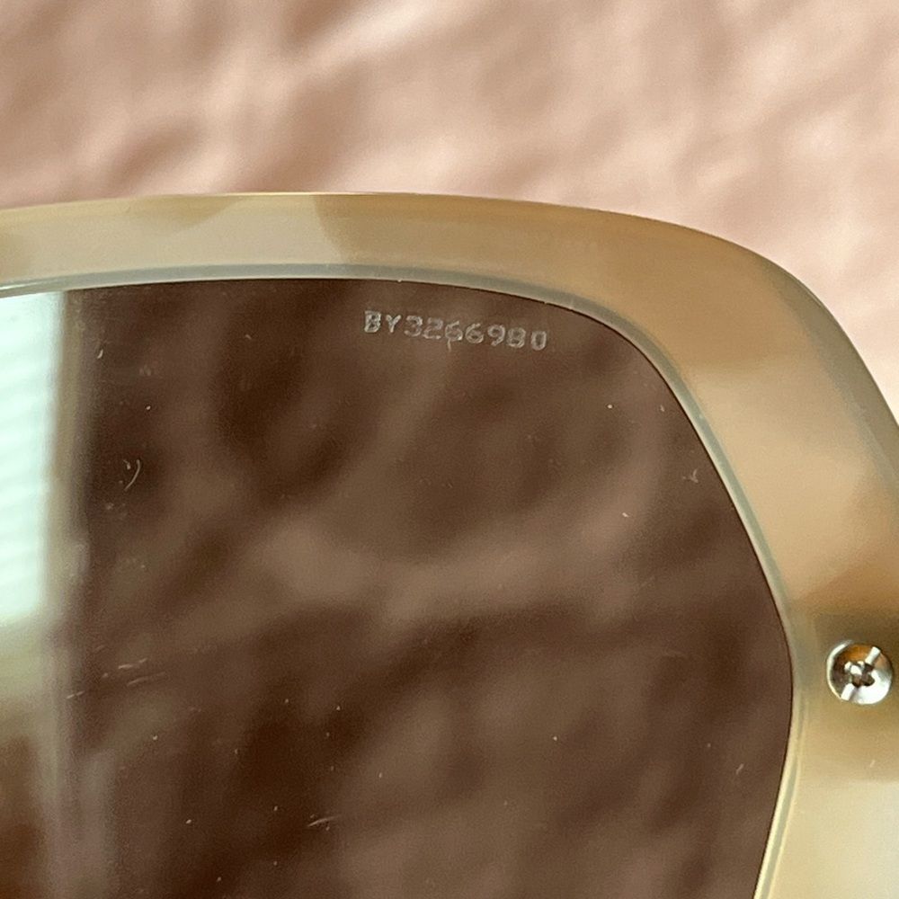 Burberry Cream Sunglasses Elegant Accessories - Picture 5 of 10